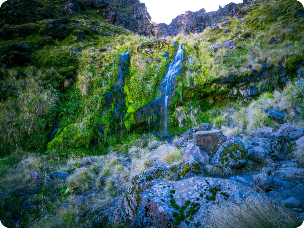Tongariro Alpine Crossing - Soda Springs