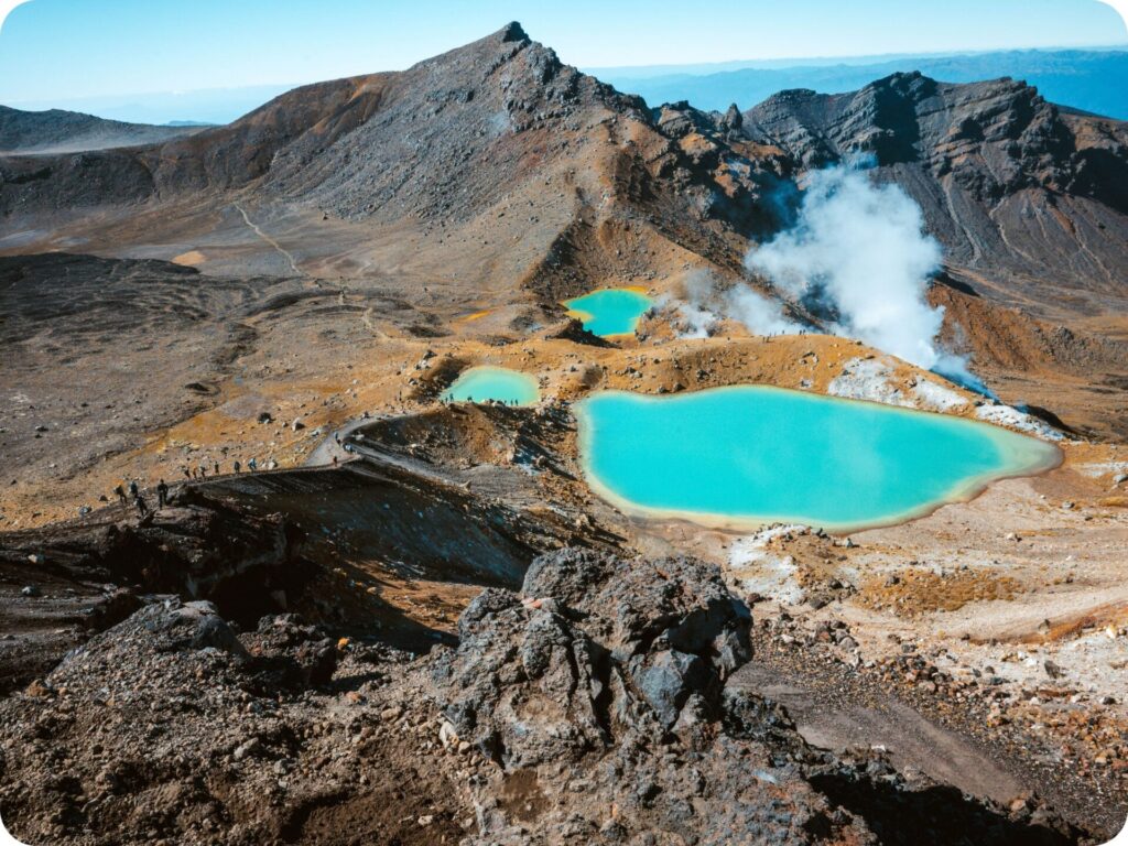 Tongariro Alpine Crossing - Emerald Lakes
