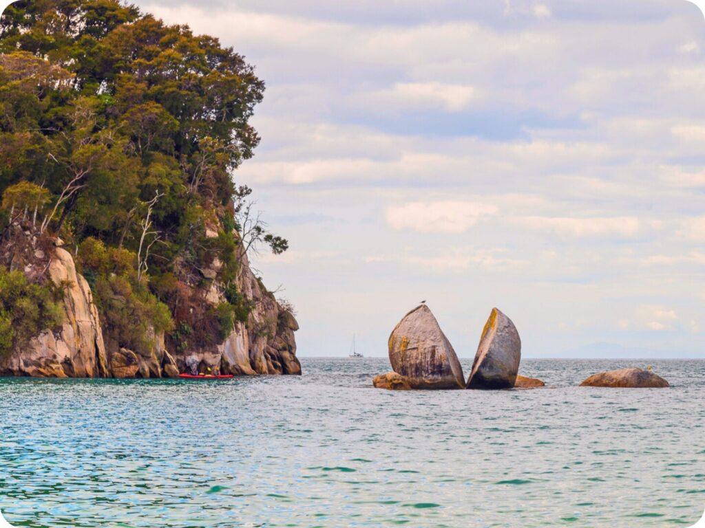 Things to do in Tasman - Split Apple Rock